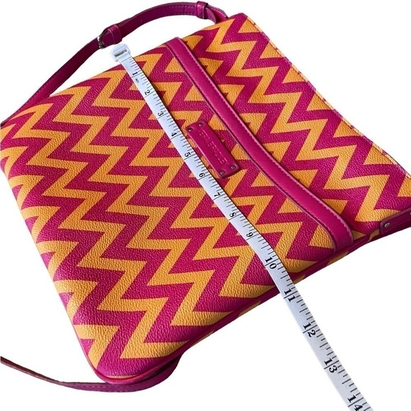 Vera Bradley Crossbody & Matching Wallet - Picture 9 of 12